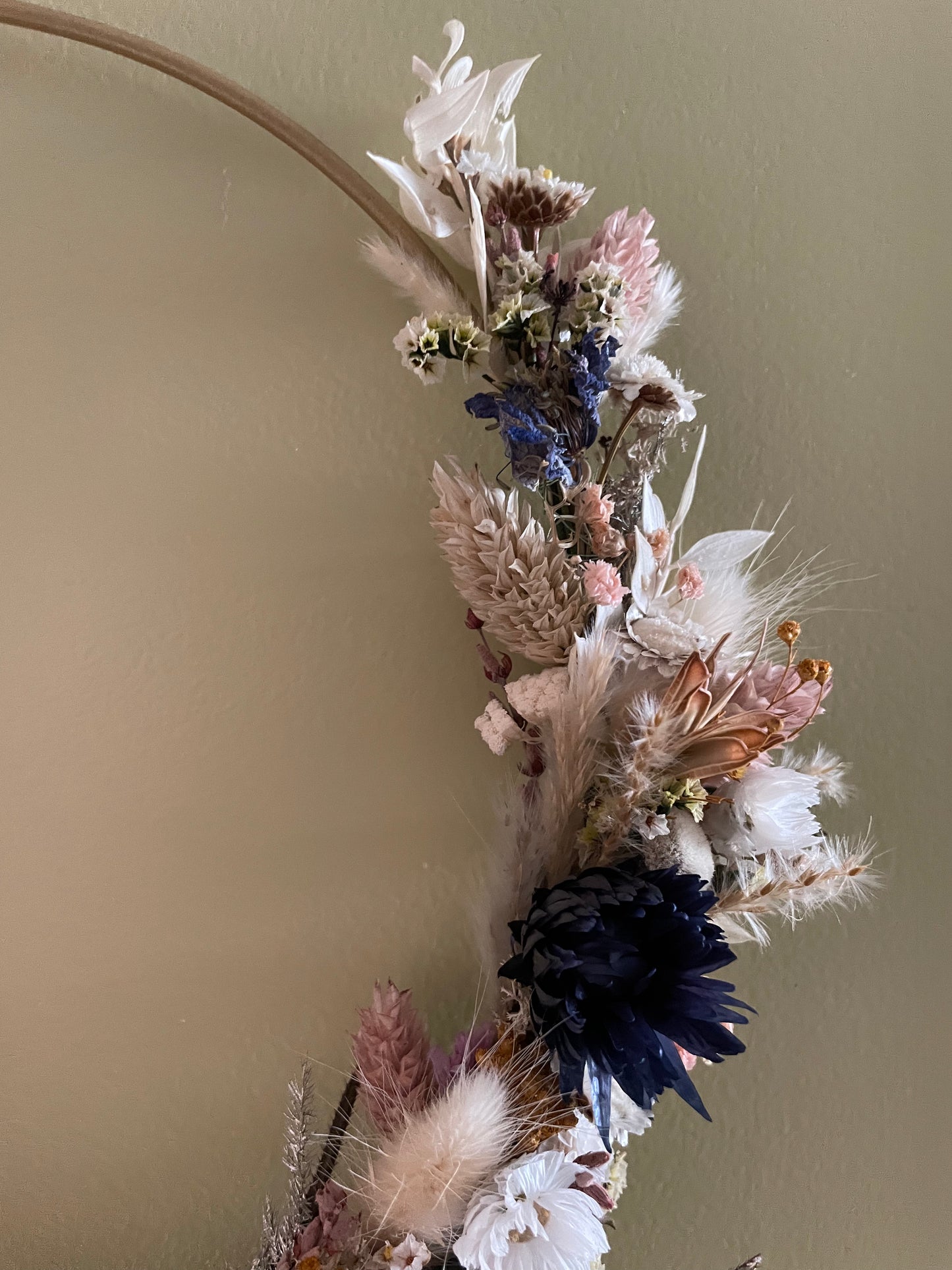 Couronne de fleurs séchées - à suspendre