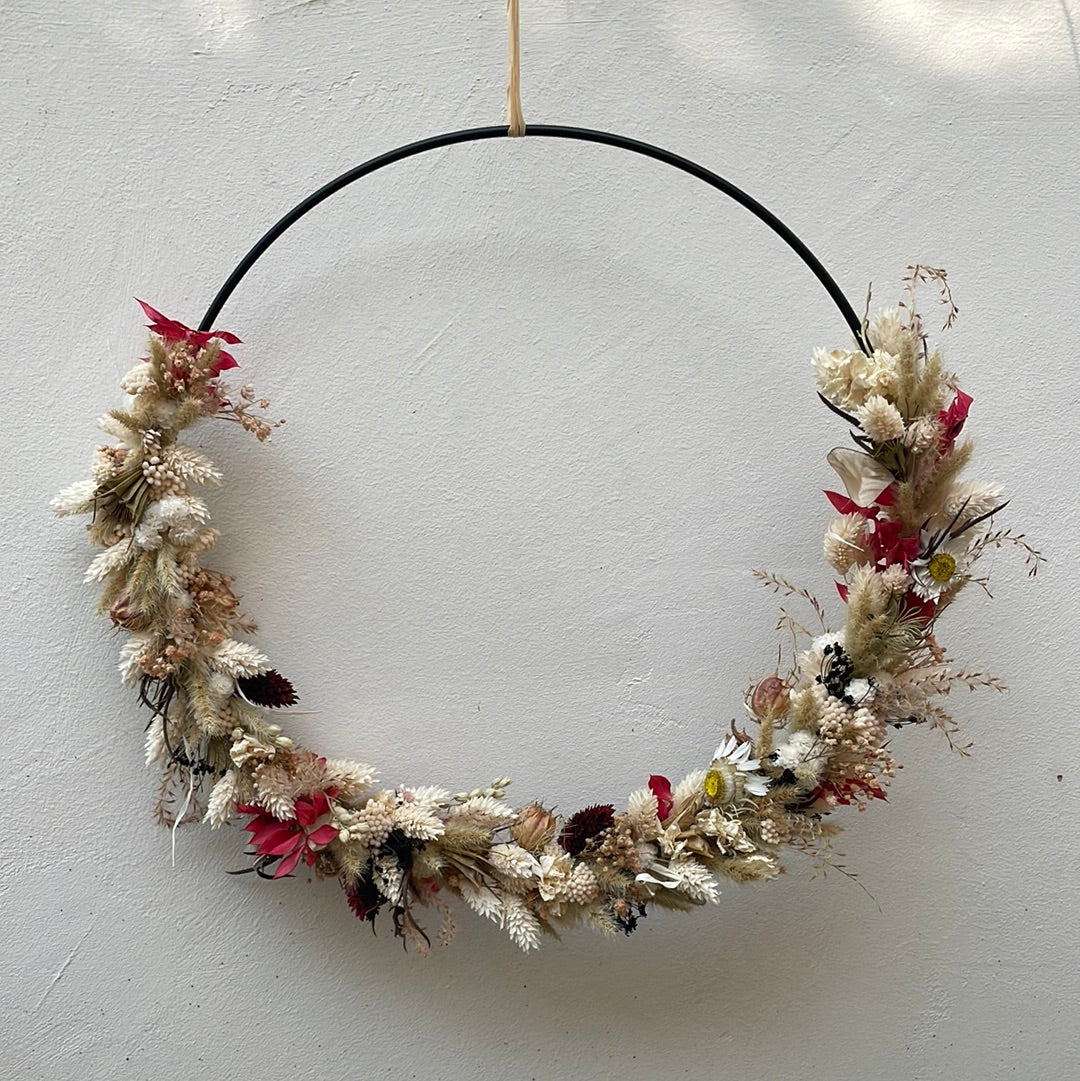 Couronne de fleurs séchées - à suspendre