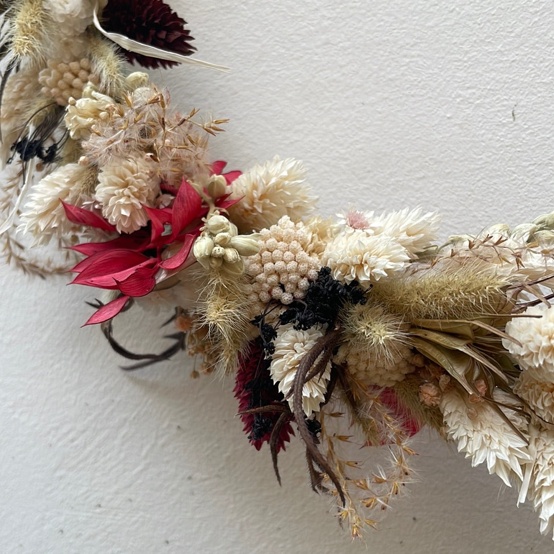 Couronne de fleurs séchées - à suspendre