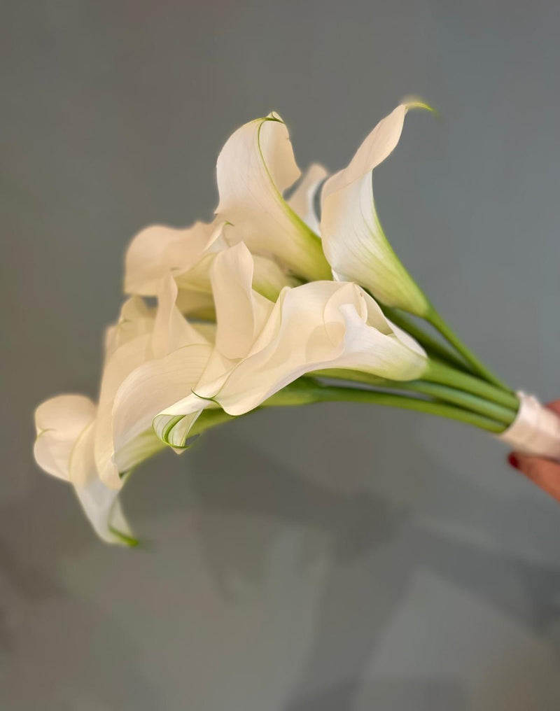 Composition florale de mariage réalisée par Après la rosée