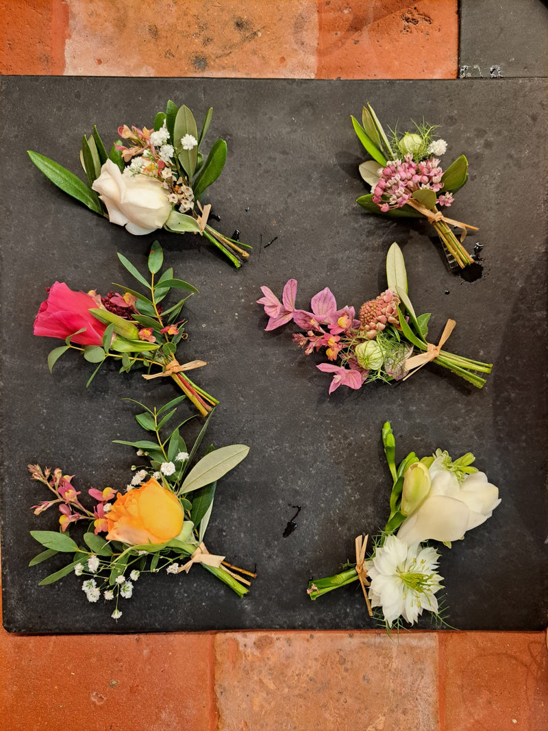 Composition florale de mariage réalisée par Après la rosée