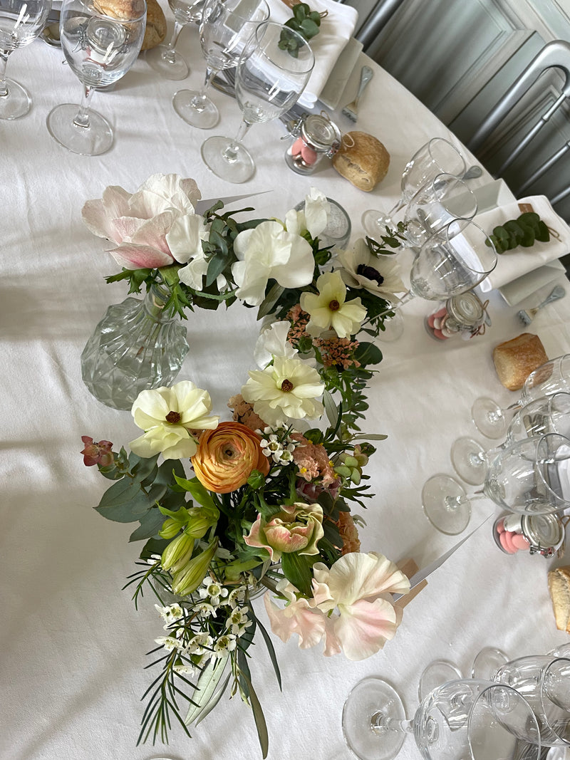 Composition florale de mariage réalisée par Après la rosée