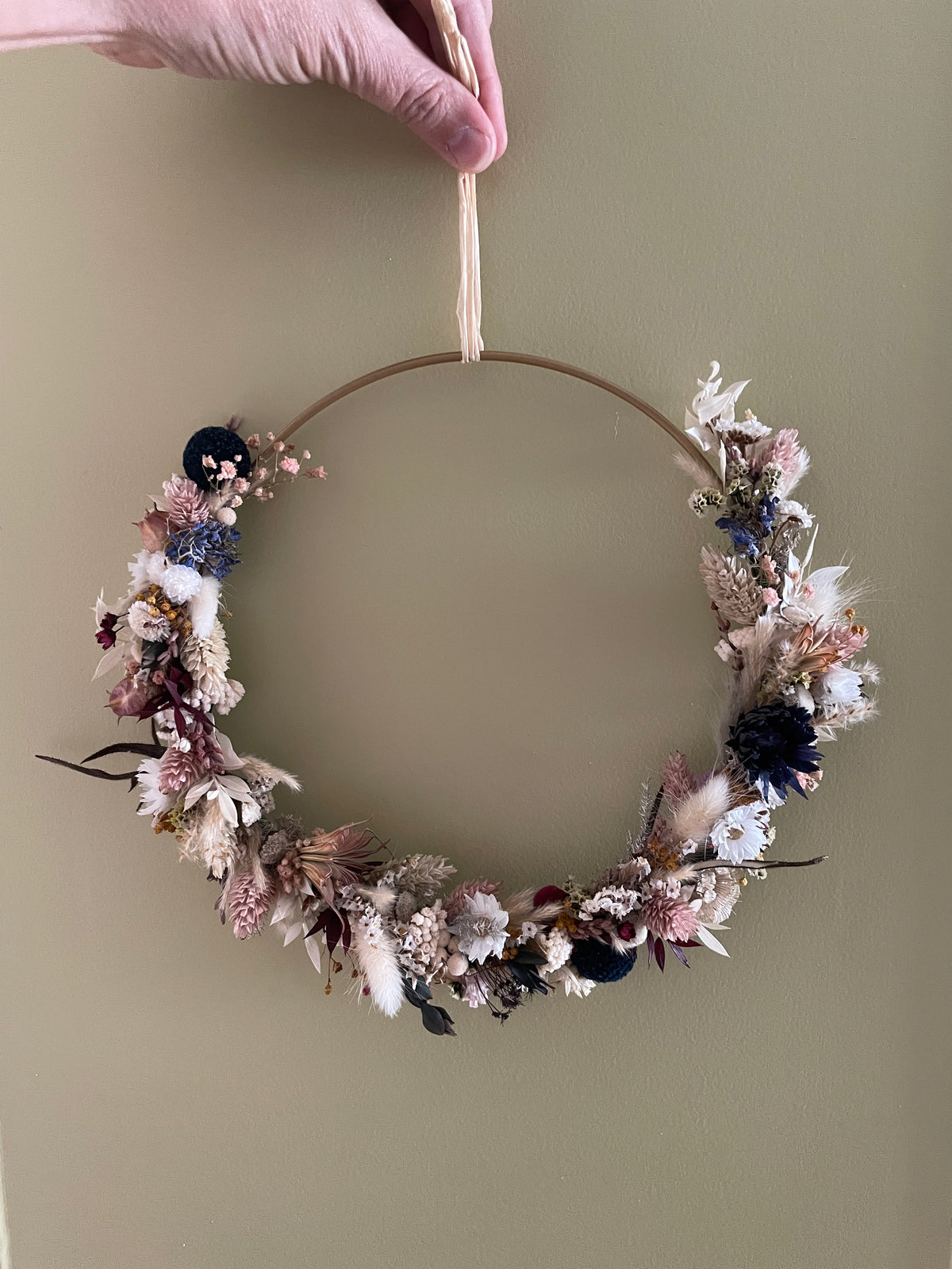 Couronne de fleurs séchées - à suspendre